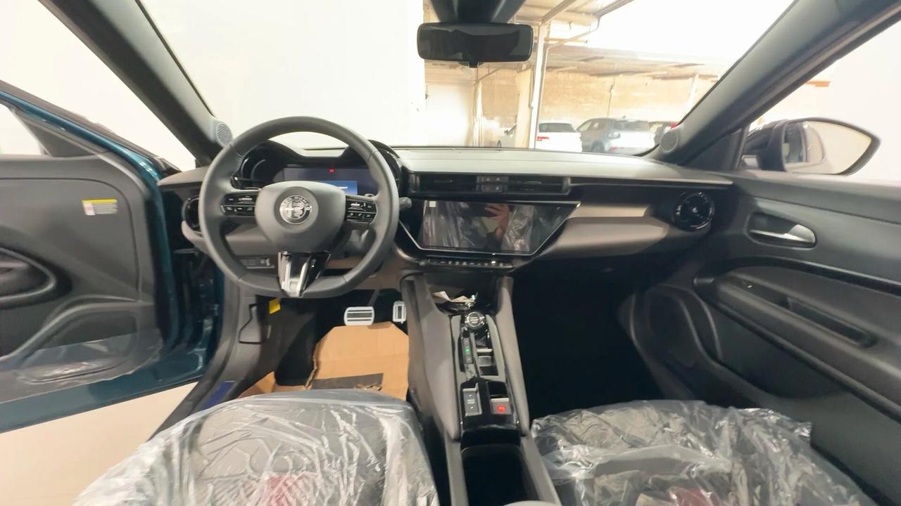 Alfa Romeo Junior 1.2 136 CV Hybrid eDCT6 Speciale