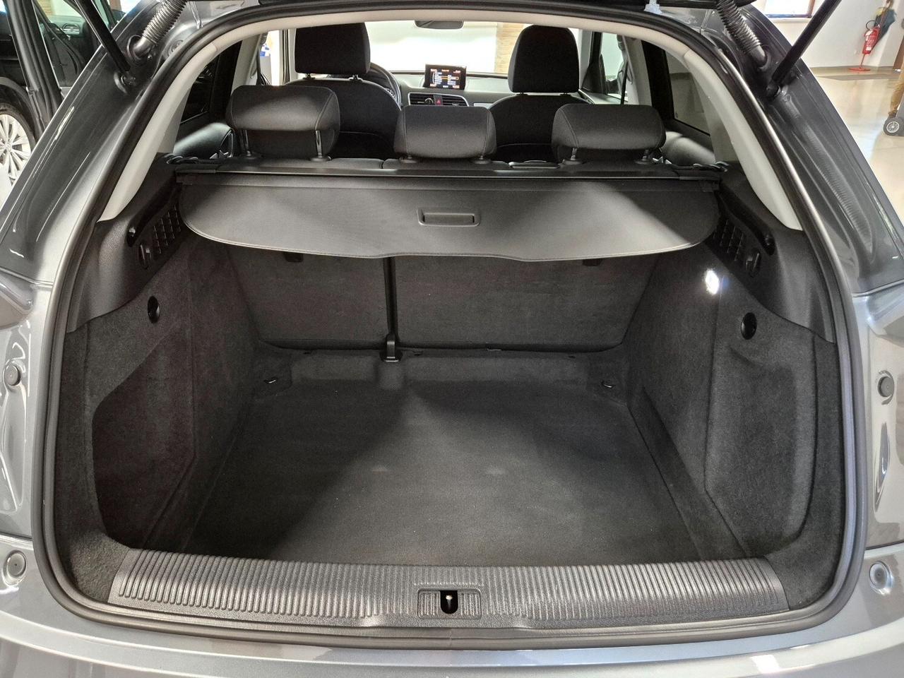 Audi Q3 2.0 TDI 120 CV Business