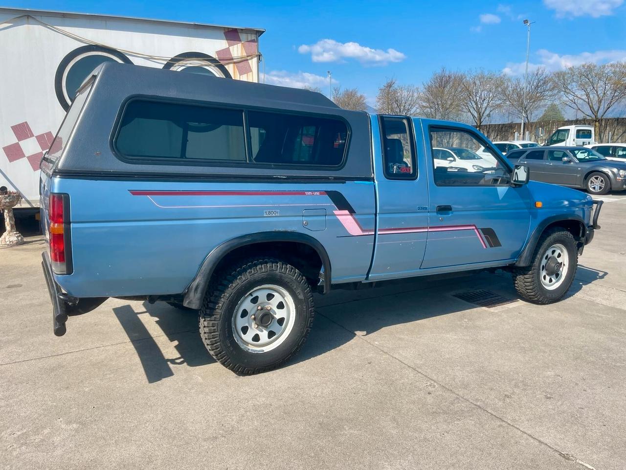 NISSAN KING CAB 2.5 - PICK UP 4 X 4