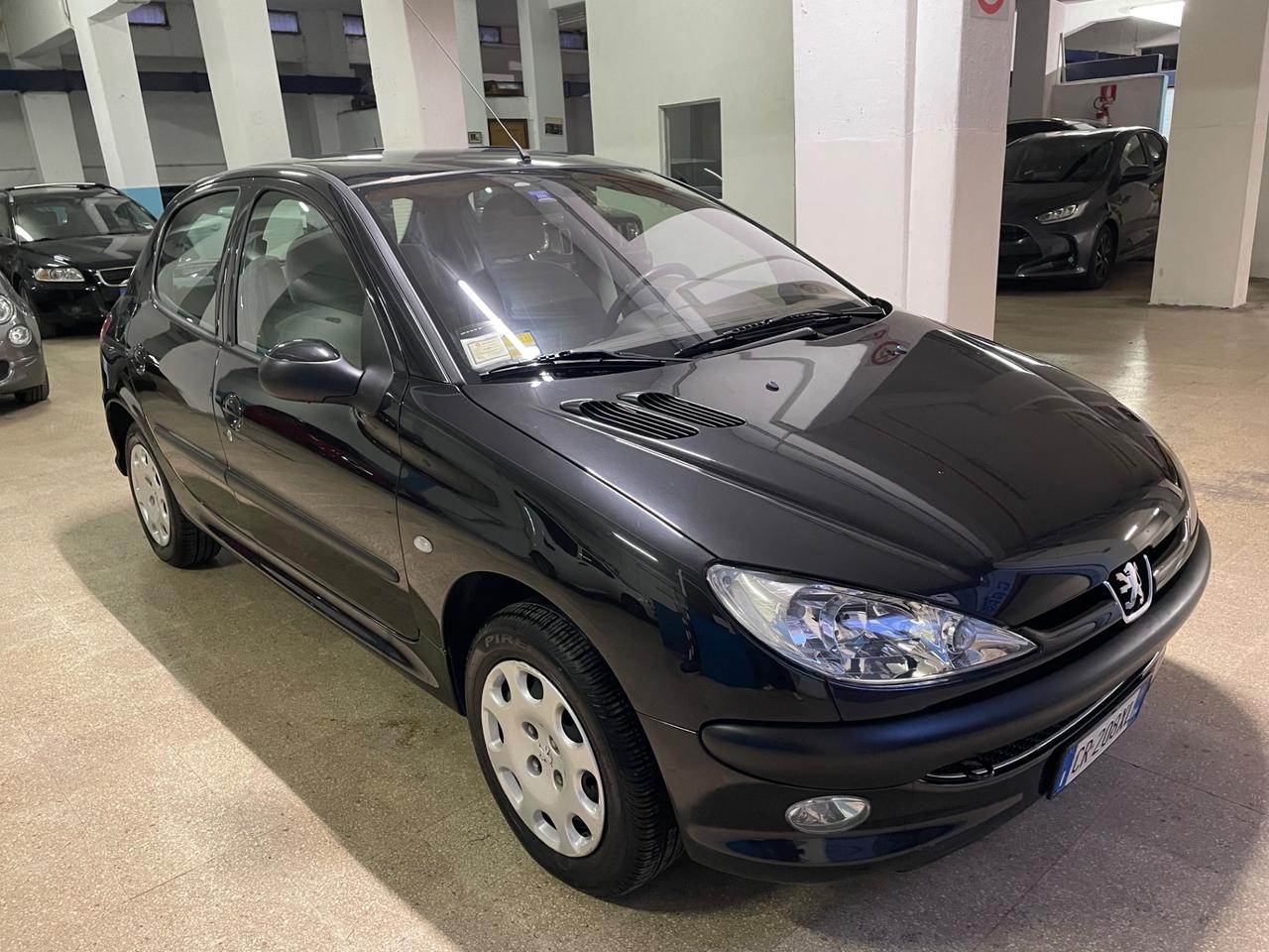 Peugeot 206 1.4 16V 5p. XT - berlina 2 volumi