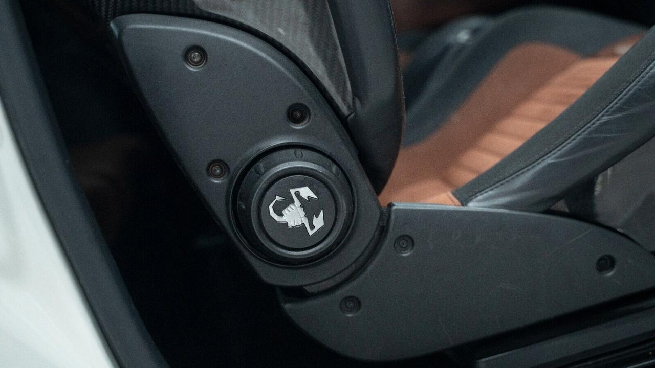 Abarth 595 Competizione 1.4 TJET 180CV AUTO SABELT BEATS CARBONIO AKRAPOVI