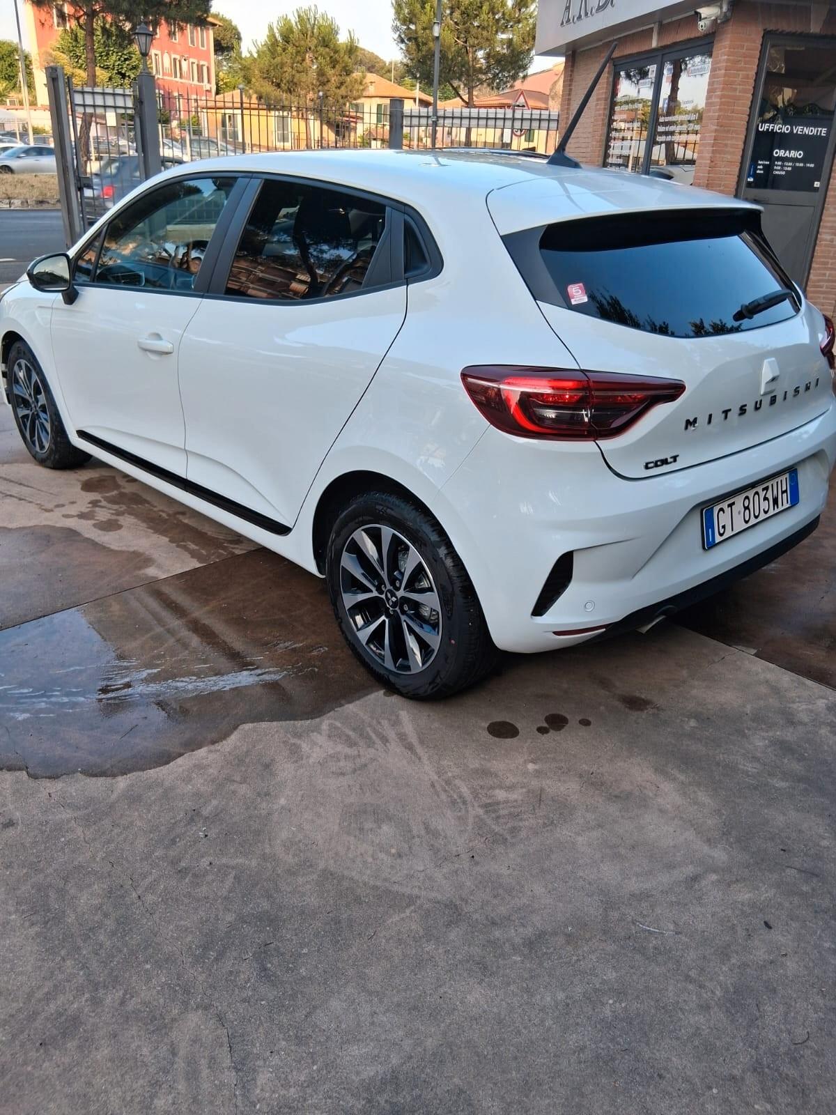 Mitsubishi Colt 1.0L turbo 90 CV Invite