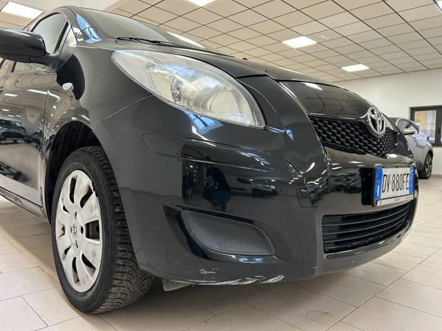 TOYOTA Yaris 1.0 5 porte Now