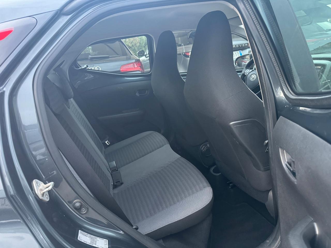 Toyota Aygo 1.0 VVT-i 69 CV CON 14000 KM