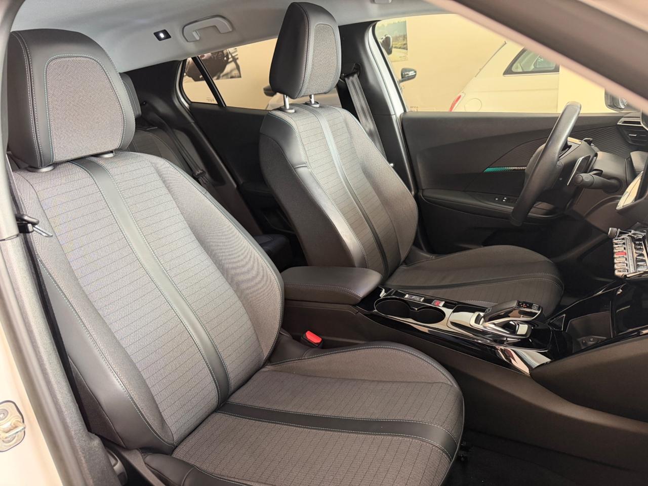 Peugeot 2008 BlueHDi 130 S&S EAT8 Allure Pack