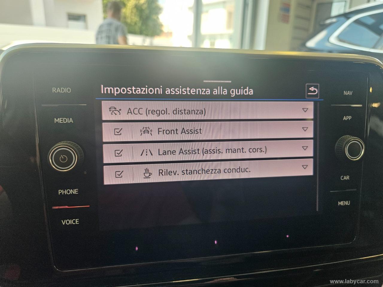 VOLKSWAGEN T-Roc 2.0 TDI SCR 150CV DSG 4MOT. R-Line