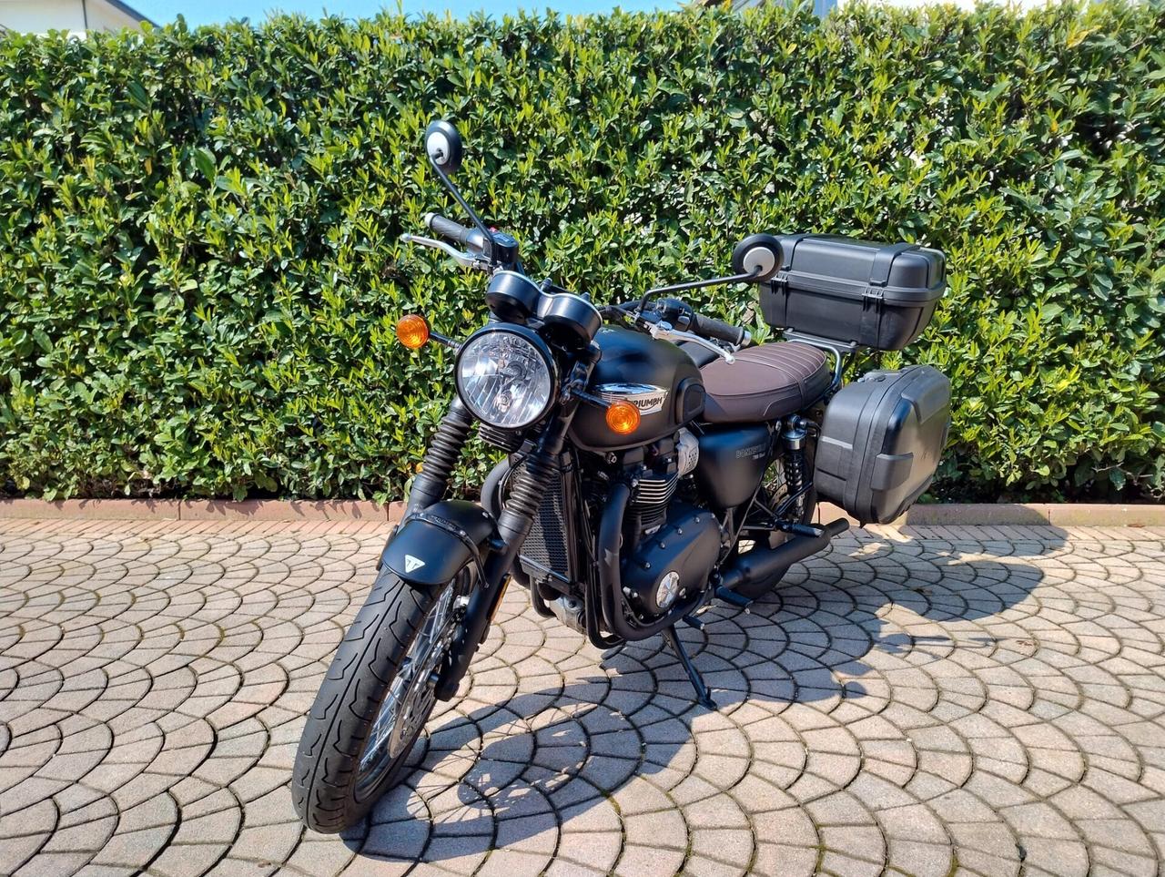 Triumph Bonneville T100 Black Nero opaco