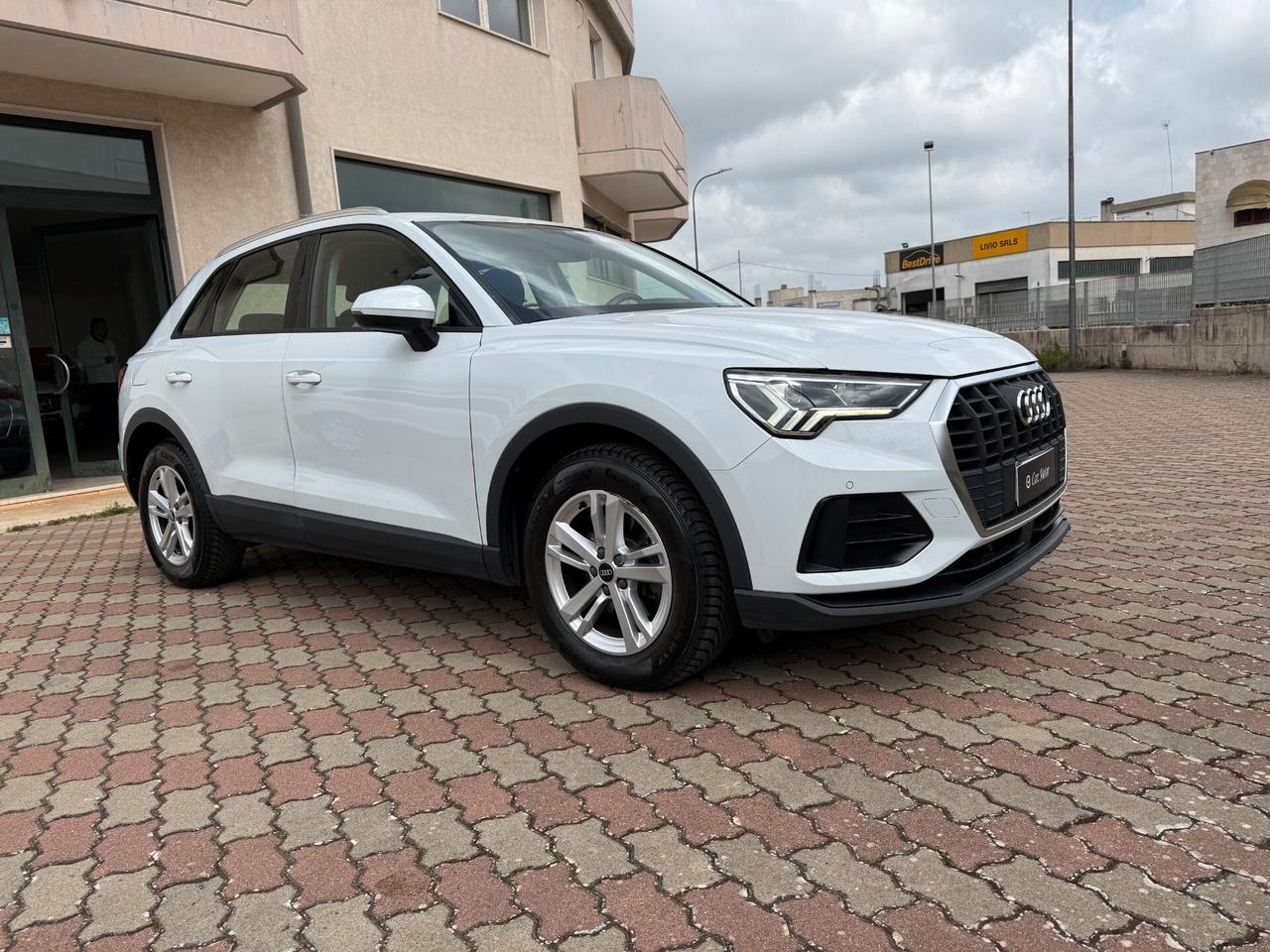 Audi Q3 35 TDI S tronic Business Advanced Matrix