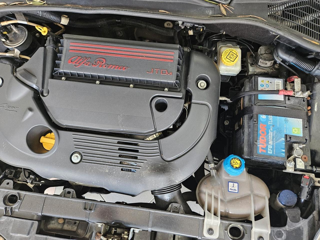 Alfa Romeo MiTo 1.3 JTDm-2 95 CV S&S Distinctive Sport Pack