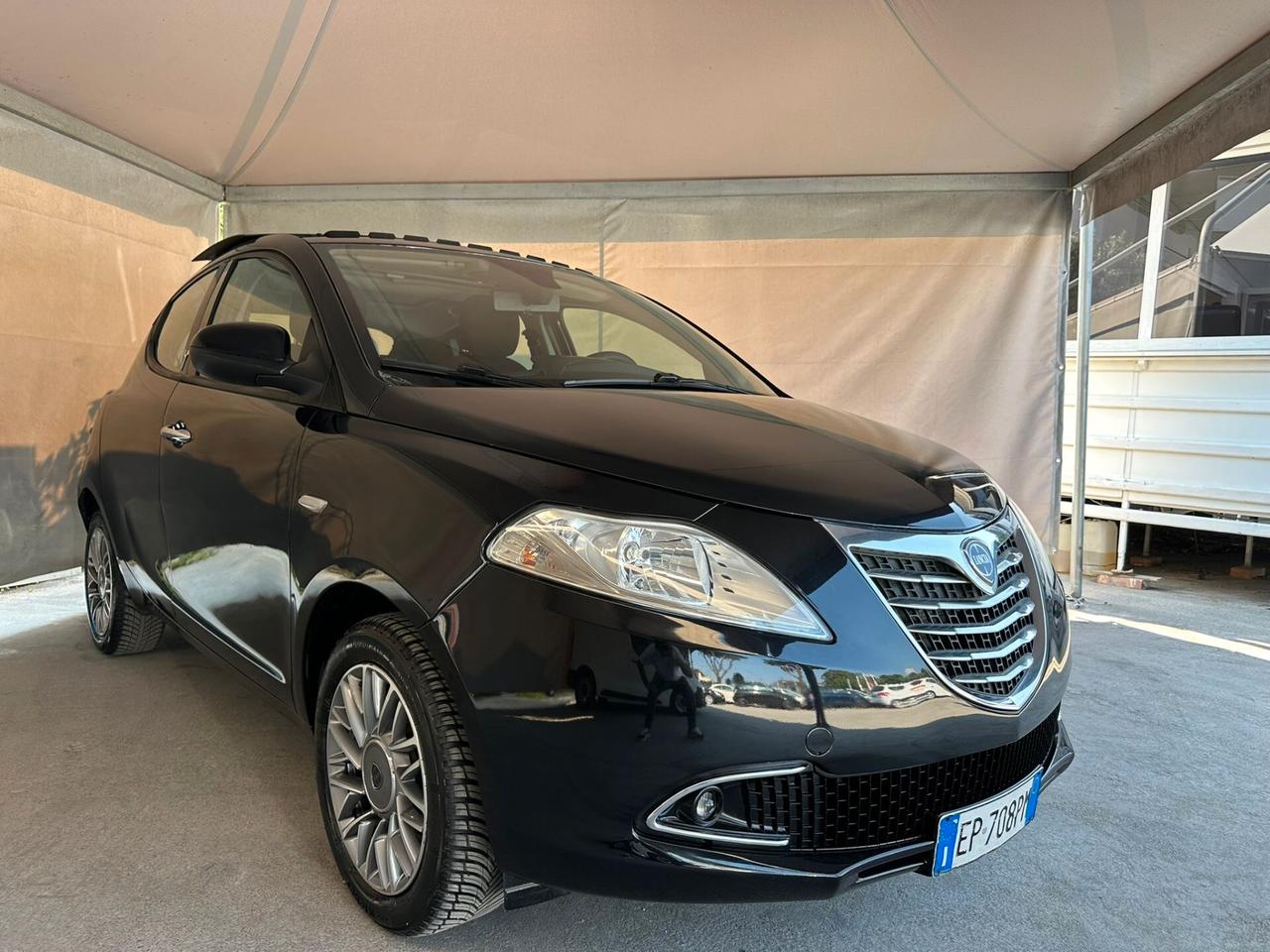 Lancia Ypsilon 1.2 69 CV 5 porte Platinum