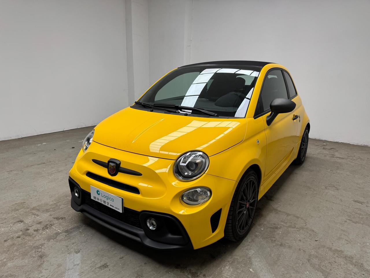 Abarth 595C 2016 - 595C 1.4 t-jet Competizione 180cv