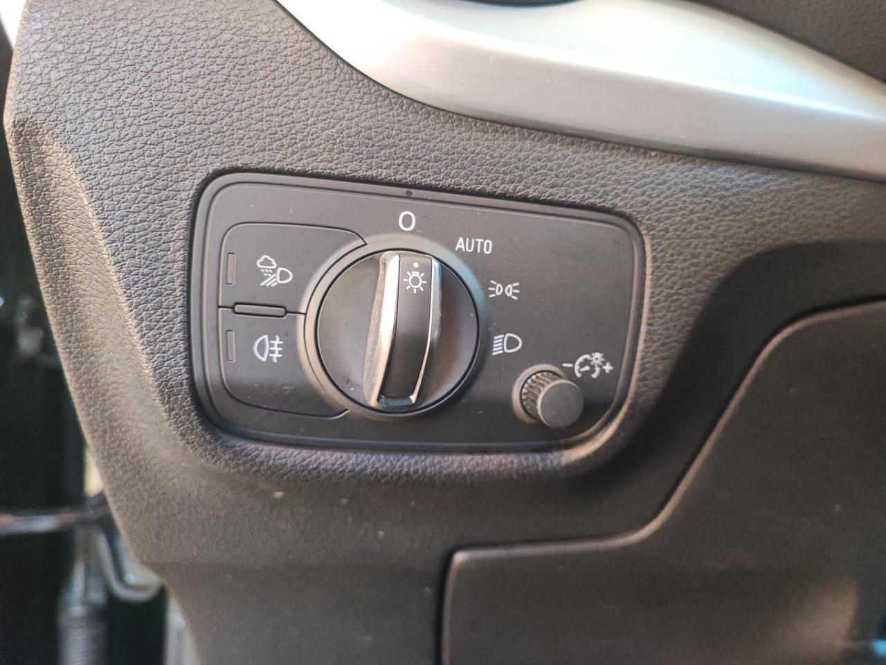 Audi Q2 30 TDI Business Design