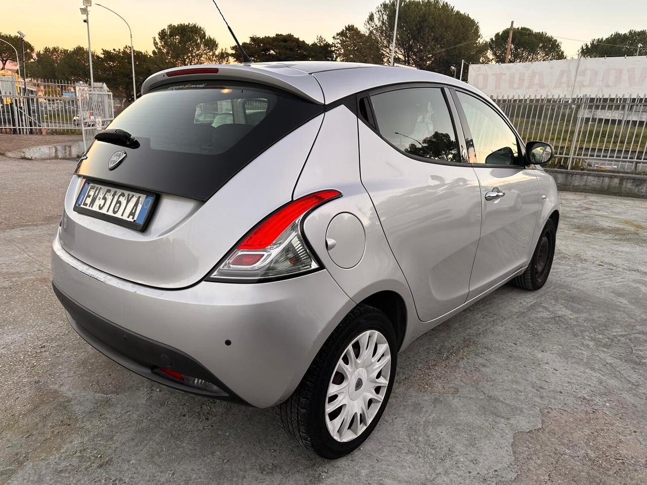 Lancia Ypsilon 1.2 69 CV 5 porte GPL Ecochic Gold