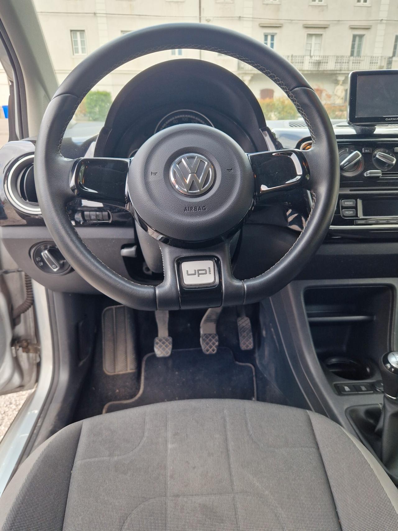 Volkswagen Up Cross - 2015