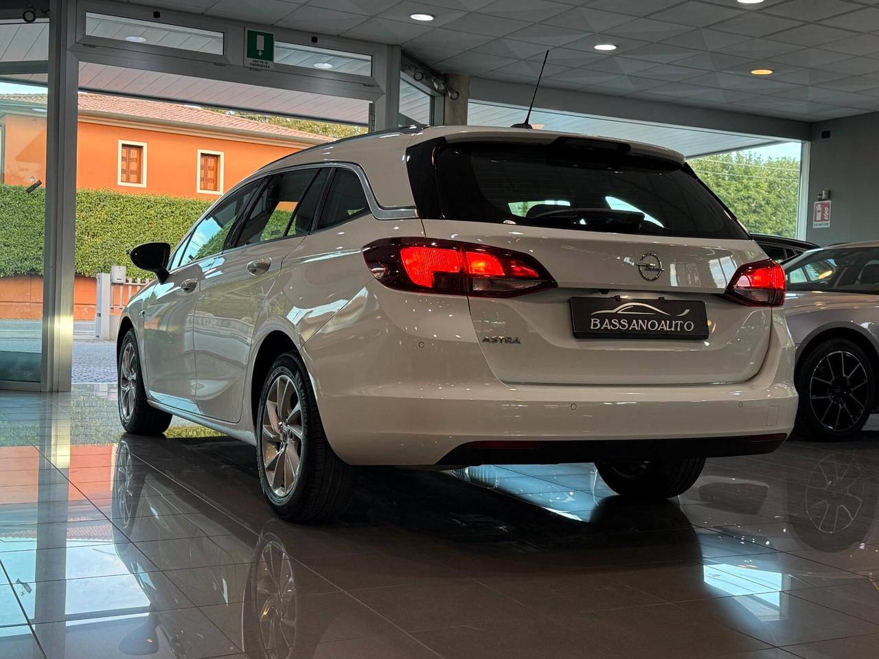 Opel Astra Sports Tourer 1.5 cdti Business Elegance