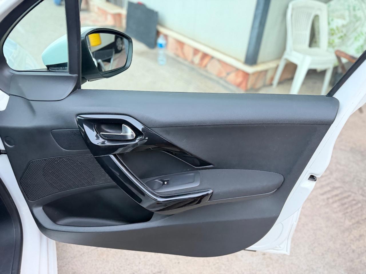 Peugeot 208 82cv 5 porte Allure Km Certificati