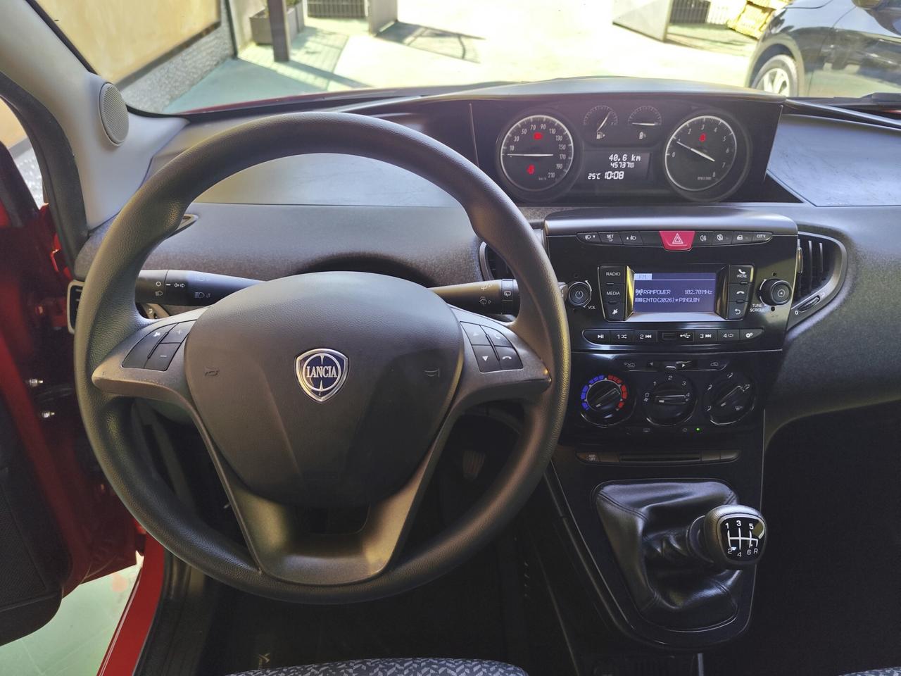 Lancia Ypsilon 1.0 FireFly 5 porte S&S Hybrid Ecochic Silver