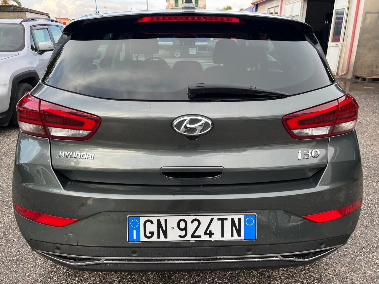 Hyundai i30-5p-1.0 hybrid- full-04/2023