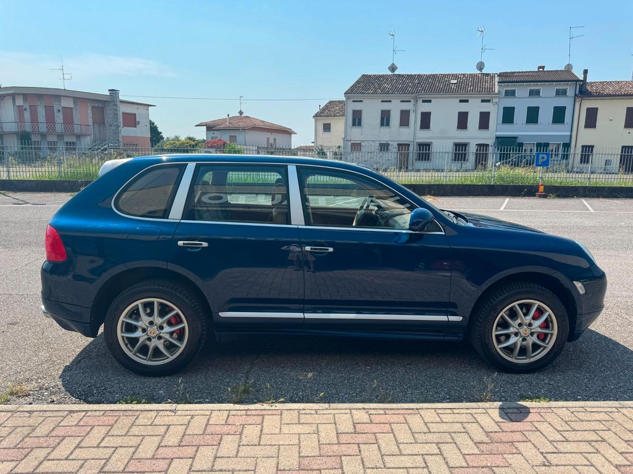 Porsche Cayenne 4.5 Turbo S asi