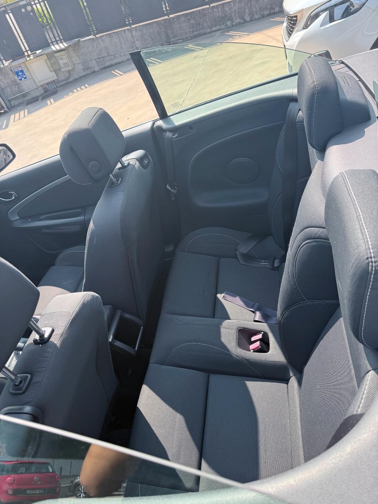 Renault Megane Mégane C-C 1.5 dCi 110CV Wave Edition