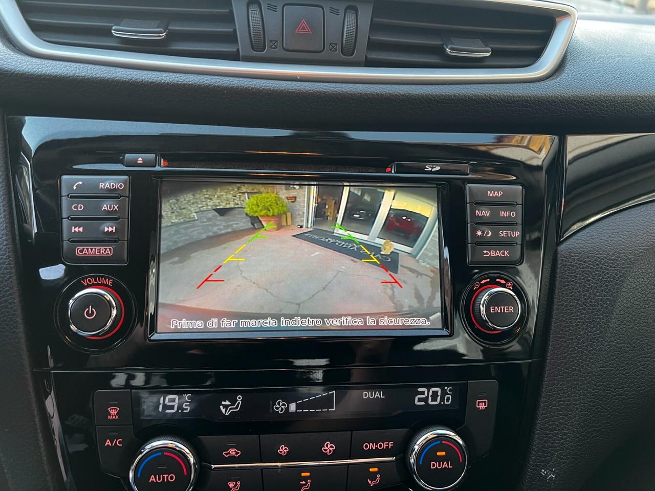 Nissan Qashqai 1.6 dCi - 2016- AUTOMATICA-NAVI