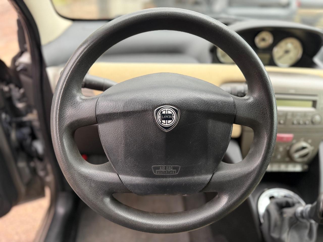 Lancia Ypsilon 1.2 16V Argento