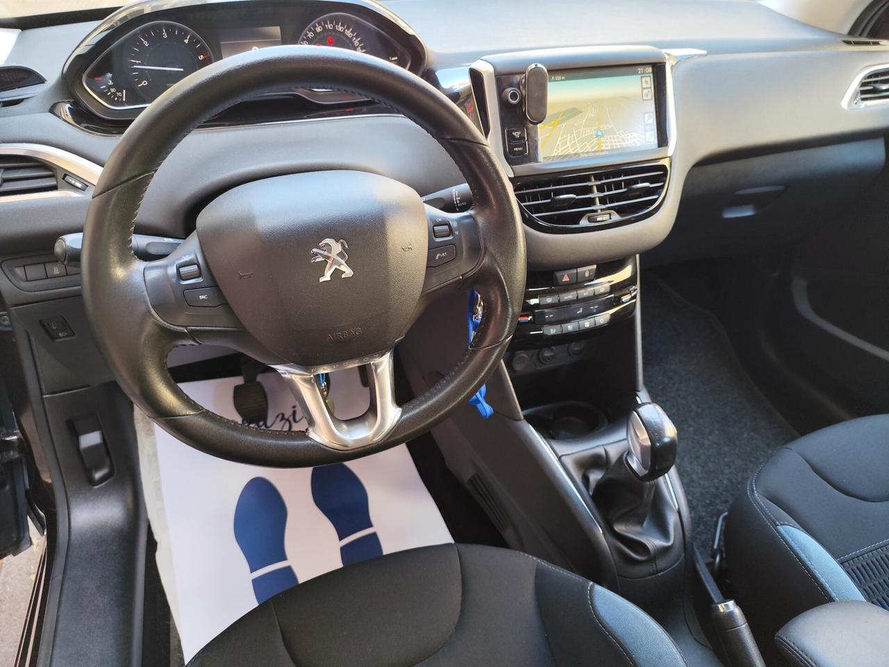 Peugeot 208 1.4 HDi 68CV ALLURE NAVI