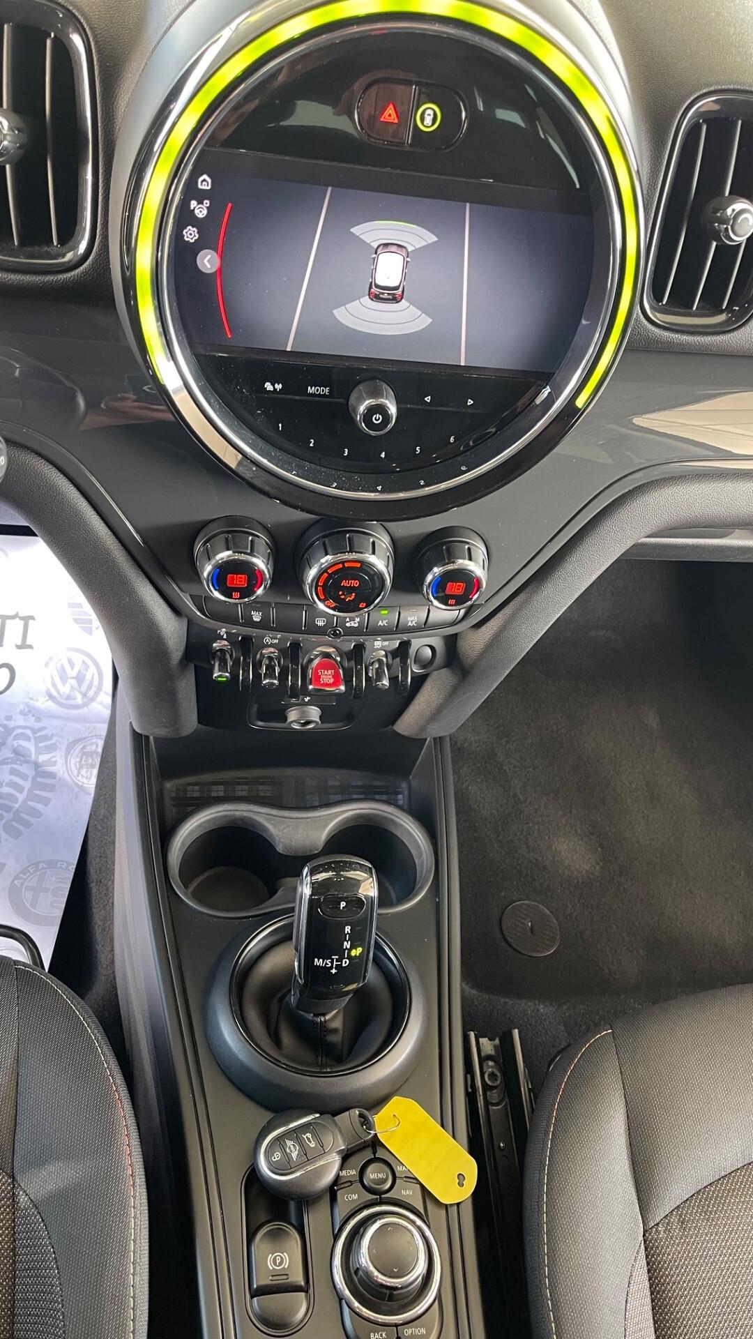 Mini Cooper Countryman 1.5 One D Essential