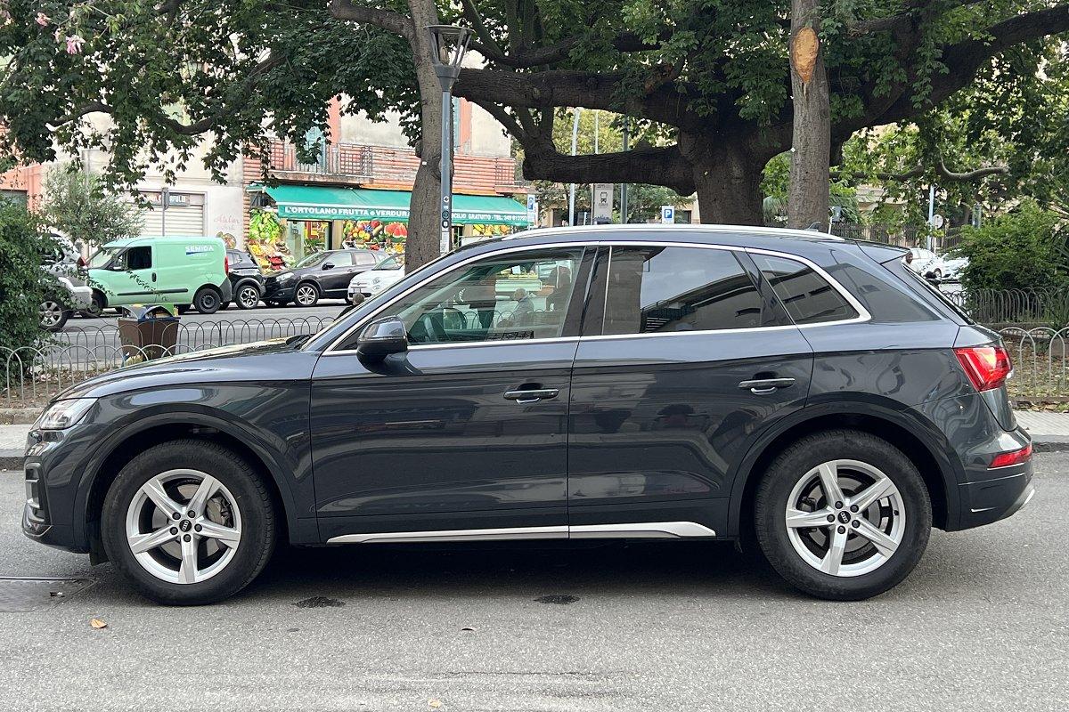 AUDI Q5 35 TDI S tronic Business