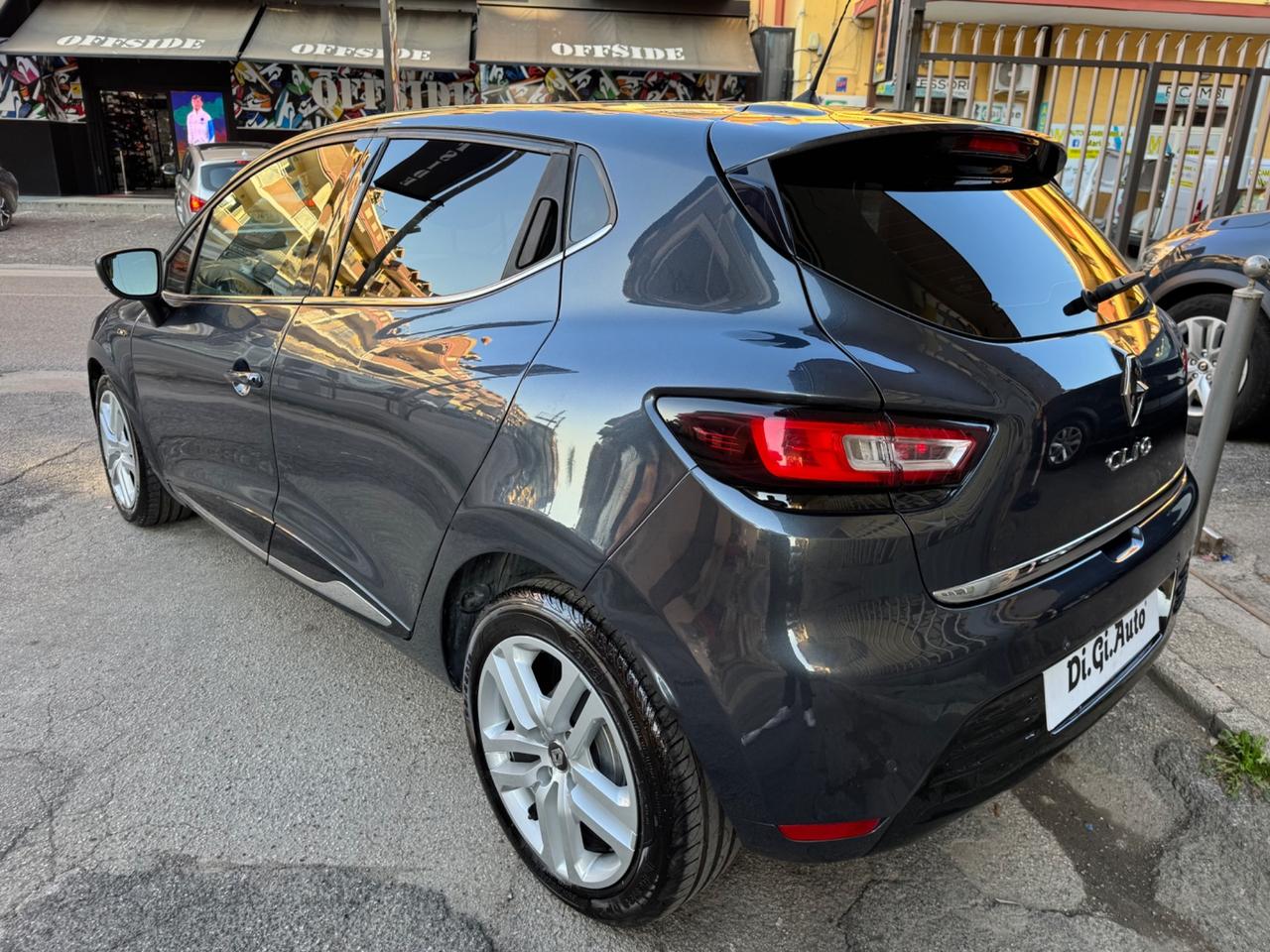 Renault Clio TCe 12V90 CV 5 porte Moschino