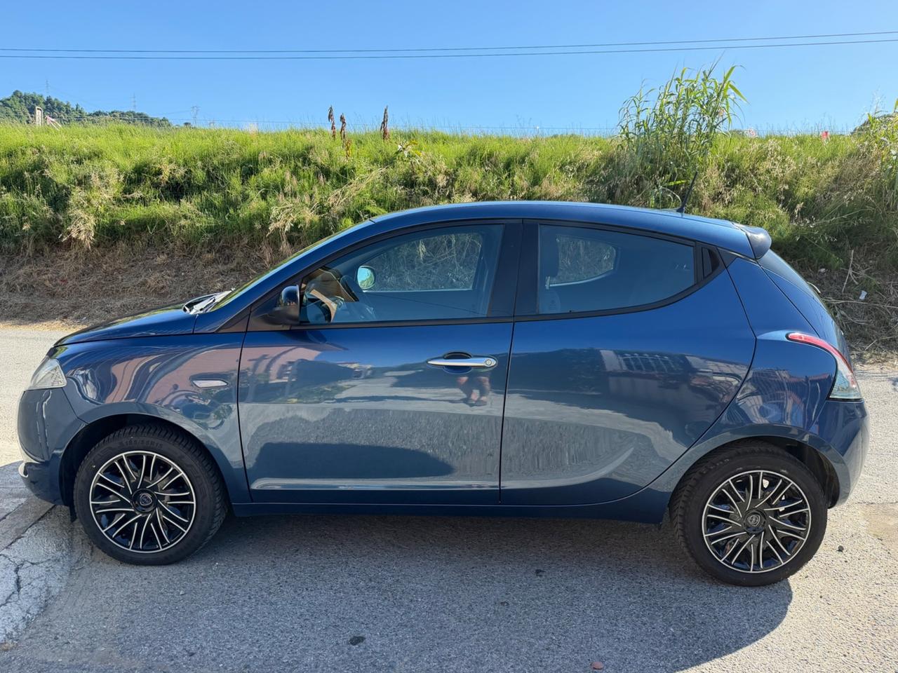 Lancia Ypsilon 1.0 FireFly 5 porte S&S Hybrid Oro