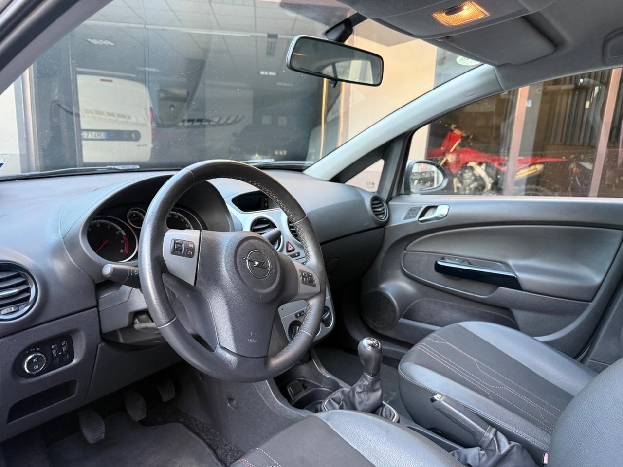Opel Corsa 1.2 5 porte Sport