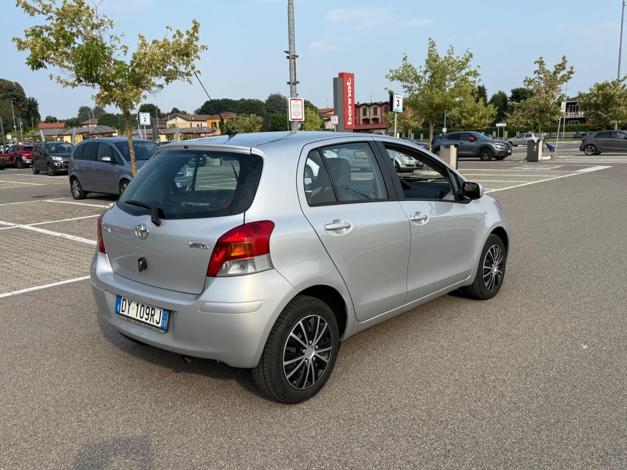 Toyota Yaris 1.3 5 porte M-MT Automatik*Neopatentati