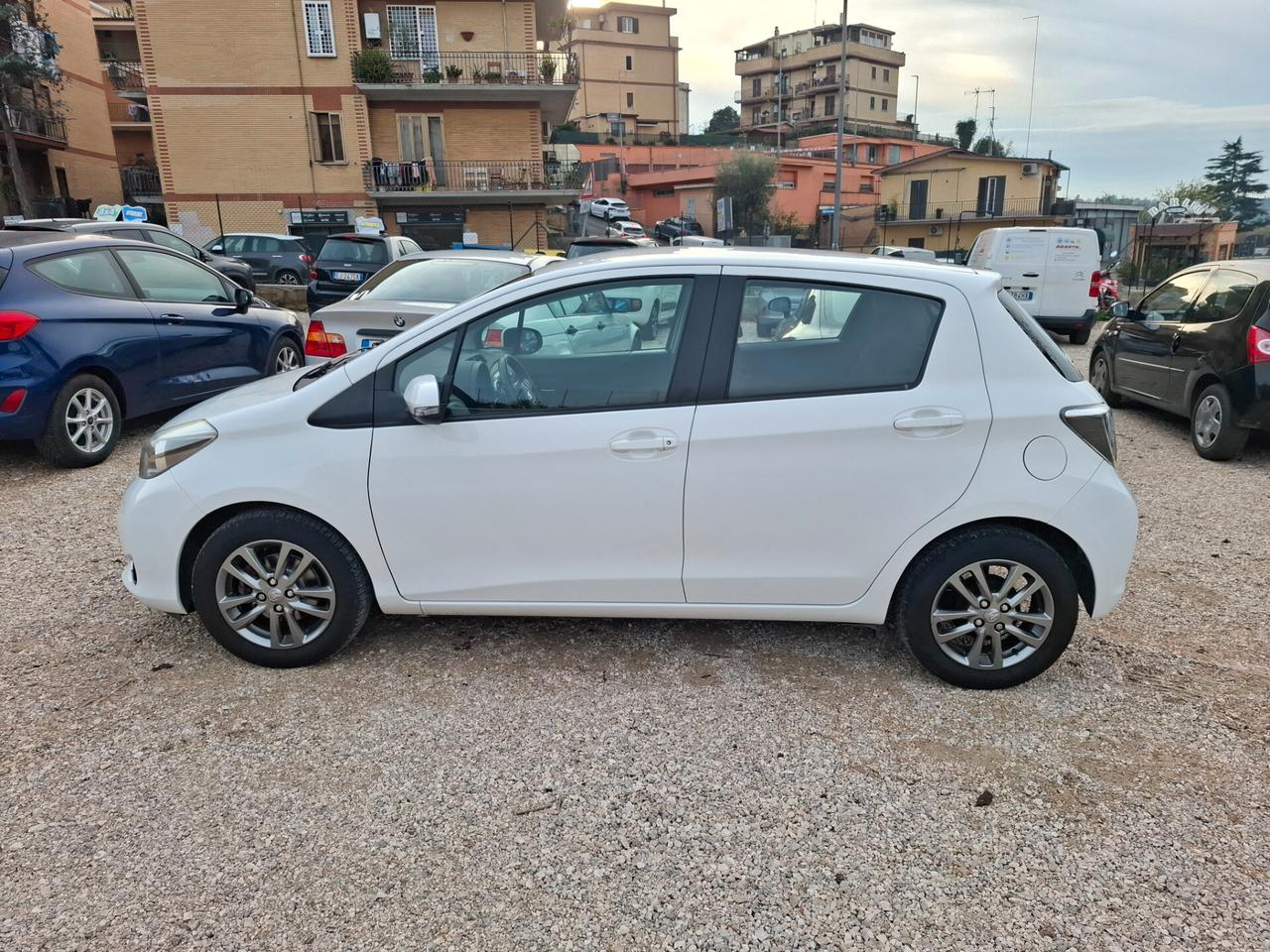 Toyota Yaris 1.0 5 porte Lounge
