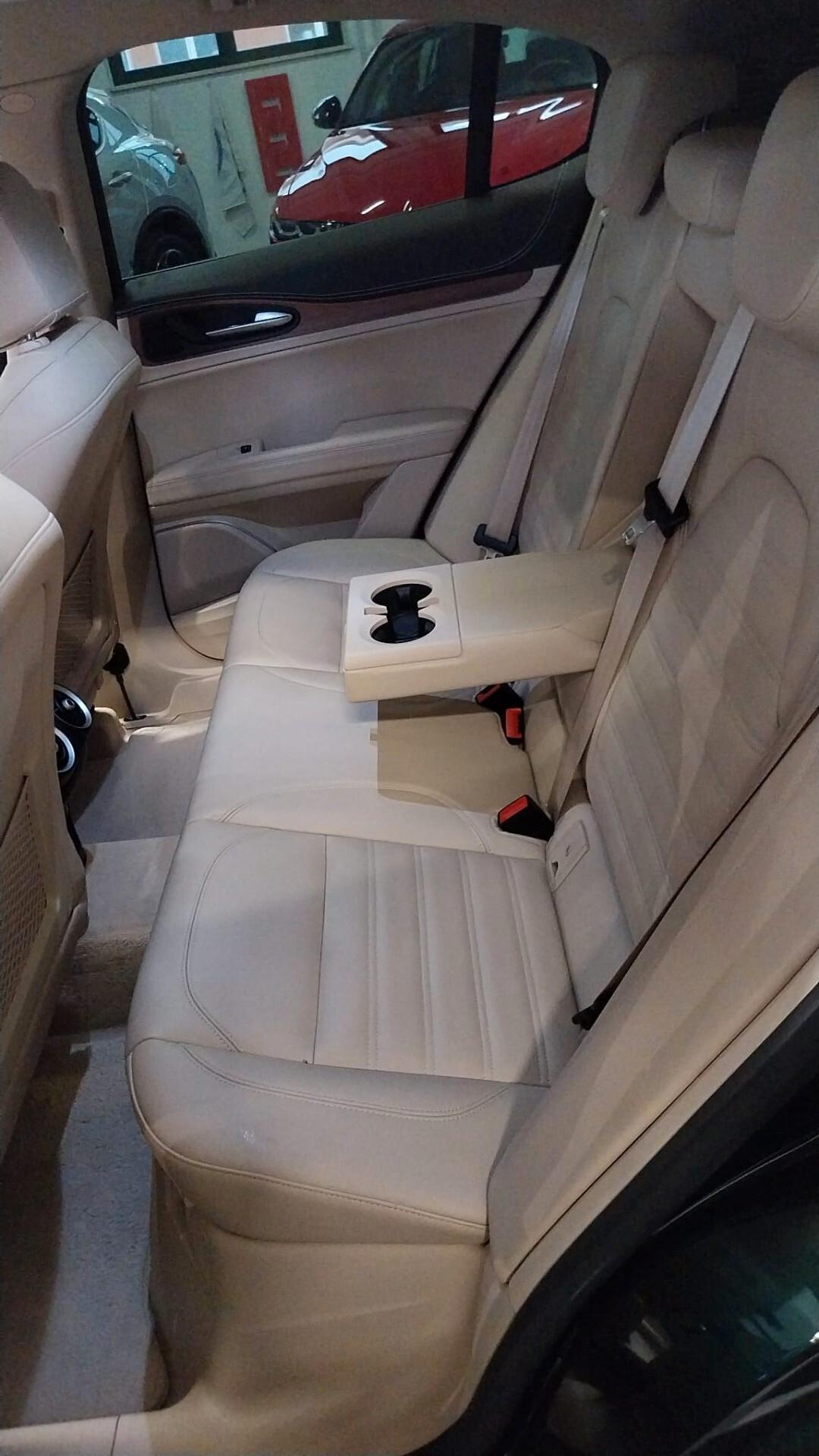 Alfa Romeo Stelvio 2.2cc 210 CV AT8 Q4 Veloce