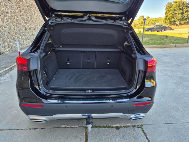 MERCEDES-BENZ GLA 180 Automatic Progressive Advanced