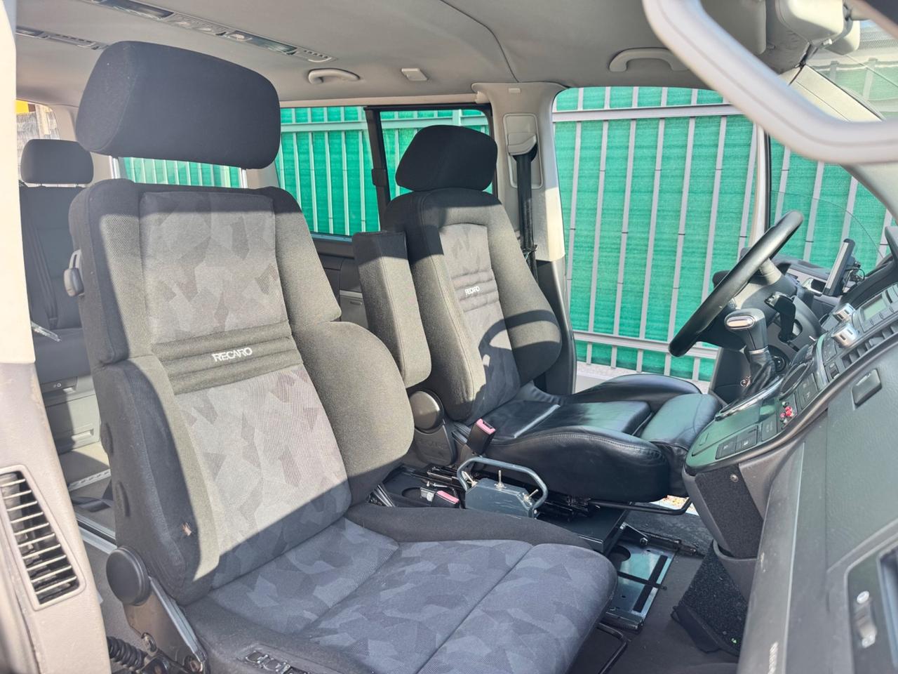 Multivan per trasporto e guida Disabili