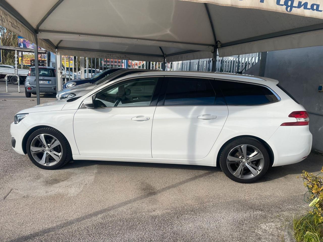 Peugeot 308 BlueHDi 120 S&S SW Allure