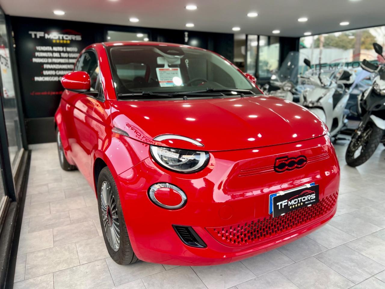 Fiat 500E elettrica “RED” SOLO 9.000 KM