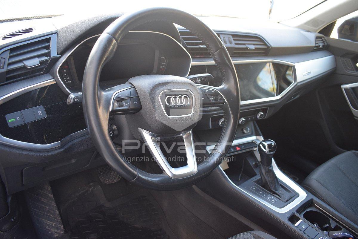 AUDI Q3 35 TDI S tronic Business