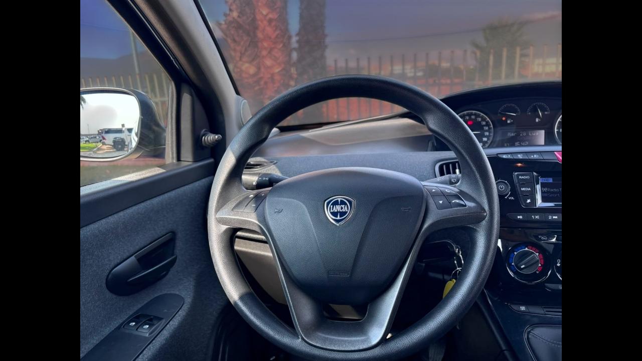 LANCIA Ypsilon III 2021 - Ypsilon 1.0 firefly hybrid Silver s&s 70cv
