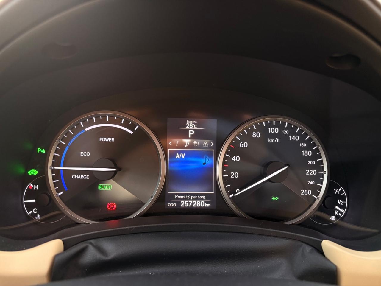Lexus NX 300h Hybrid 4WD F-Sport 2016