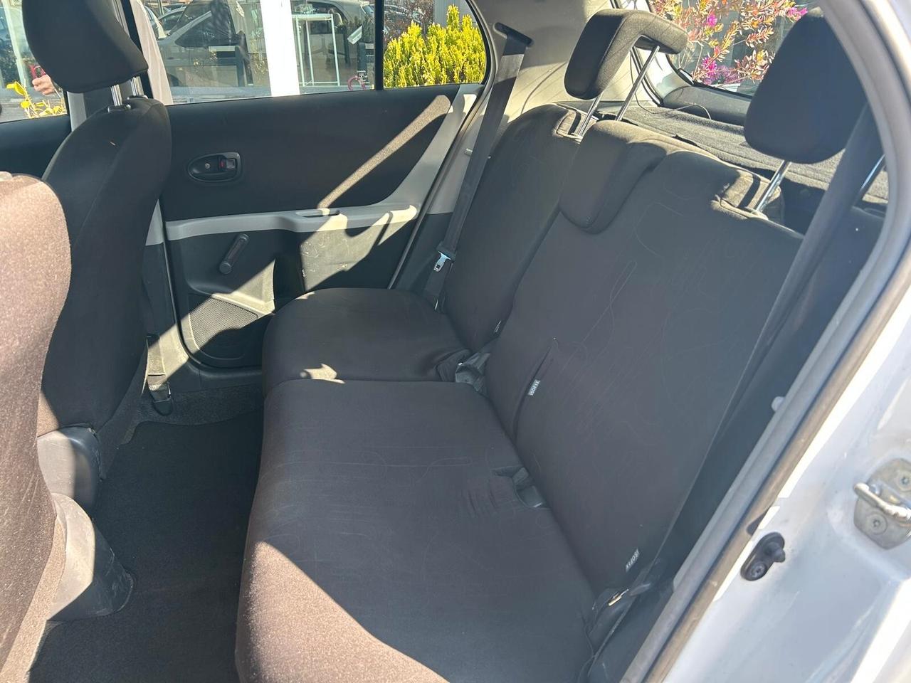 Toyota Yaris 1.0 5 porte Sol