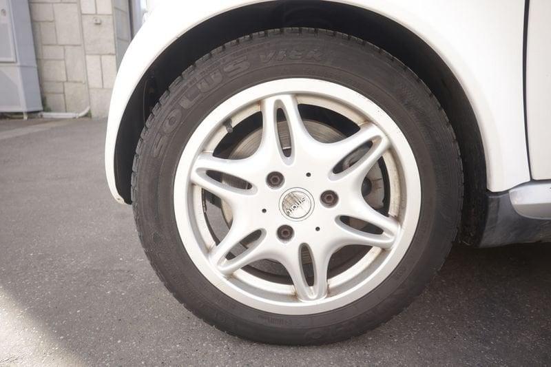 smart city coupé/cabrio smart city coupé/cabrio 600 smart & passion silverstyle 40KW ANNO 2001