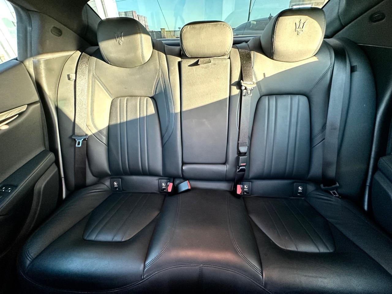 Maserati Ghibli 330 CV MHEV GT