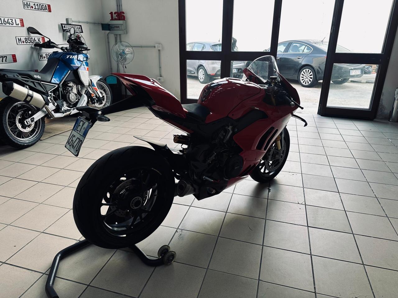 Ducati Panigale V4S - FULL AKRAPOVIC