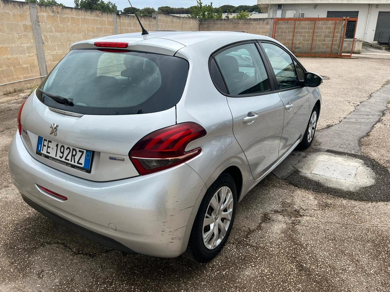 Peugeot 208 PureTech 2016 UNIPRO 118000KM