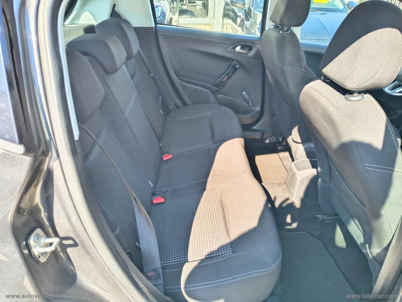 PEUGEOT 208 1.2 82 CV 5p. Allure