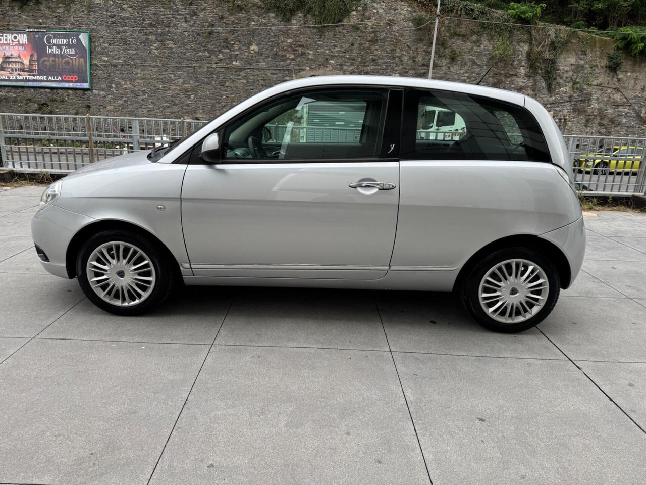 LANCIA YPSILON 1.2 NEOPATENTATI KM 43 MILA !!