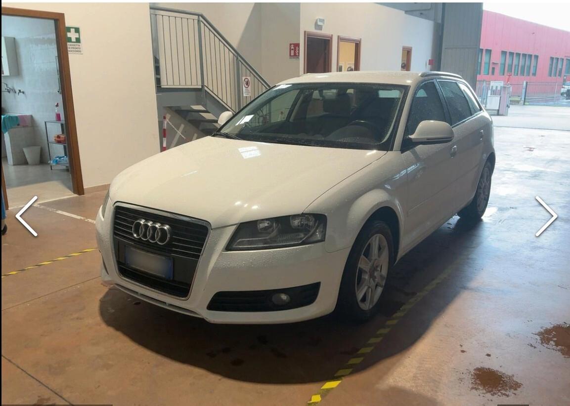 Audi A3 1.6 TDI 105 CV CR Attraction